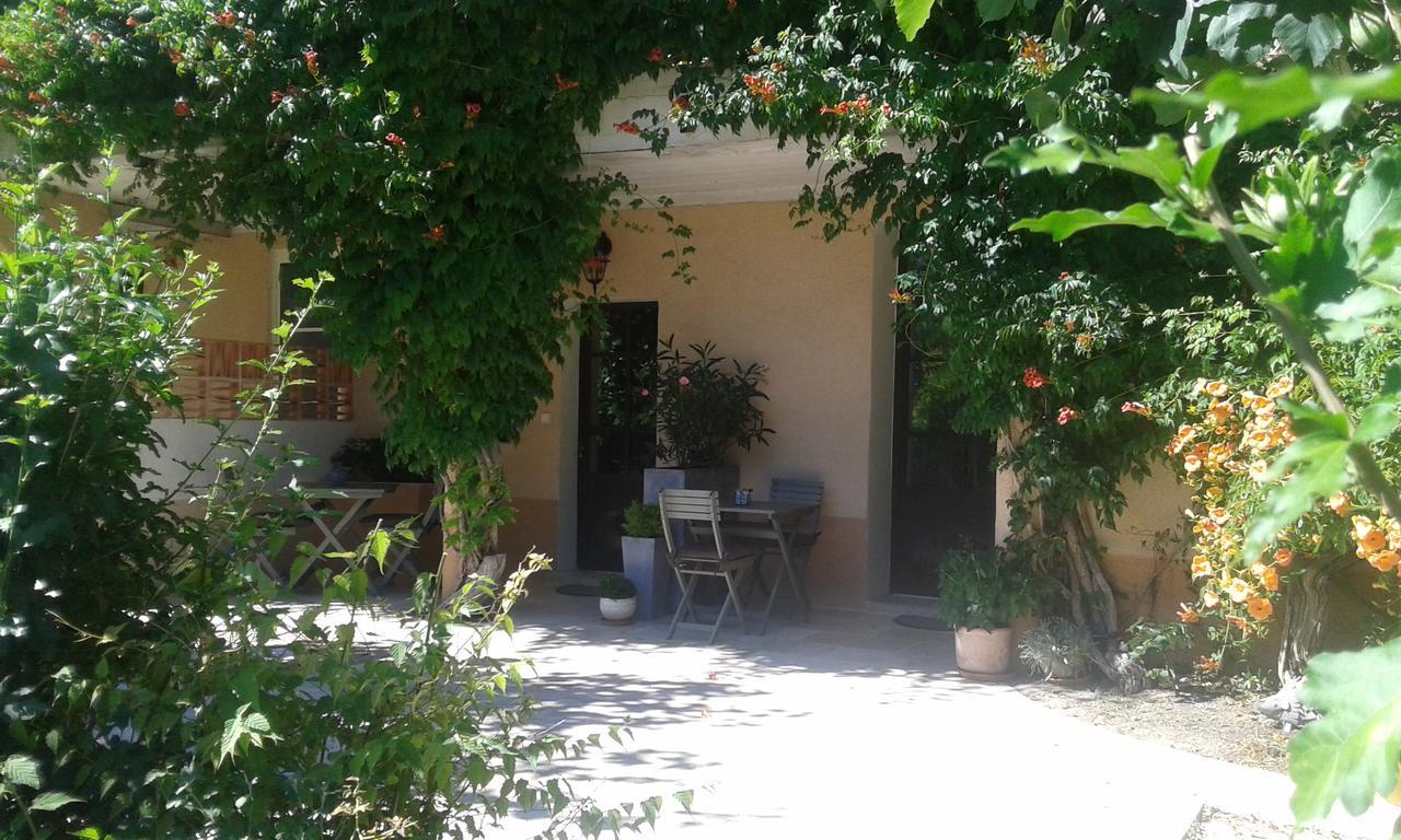 Chambres D'Hotes La Chrysalide Loriol-du-Comtat ภายนอก รูปภาพ
